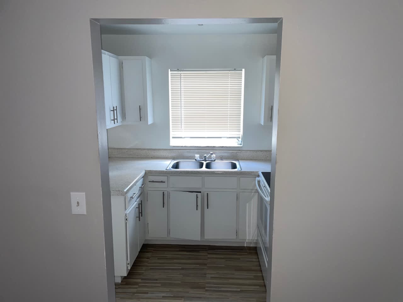 2243 Euclid Ave – photo 3