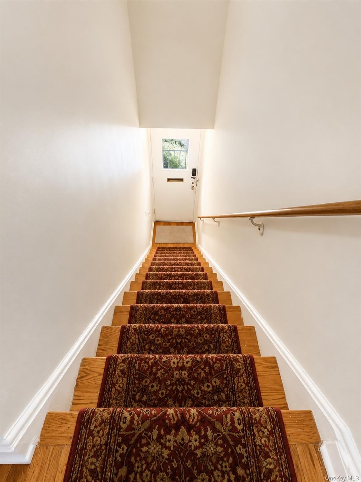 43 1/2 Carpenter Avenue – photo 2