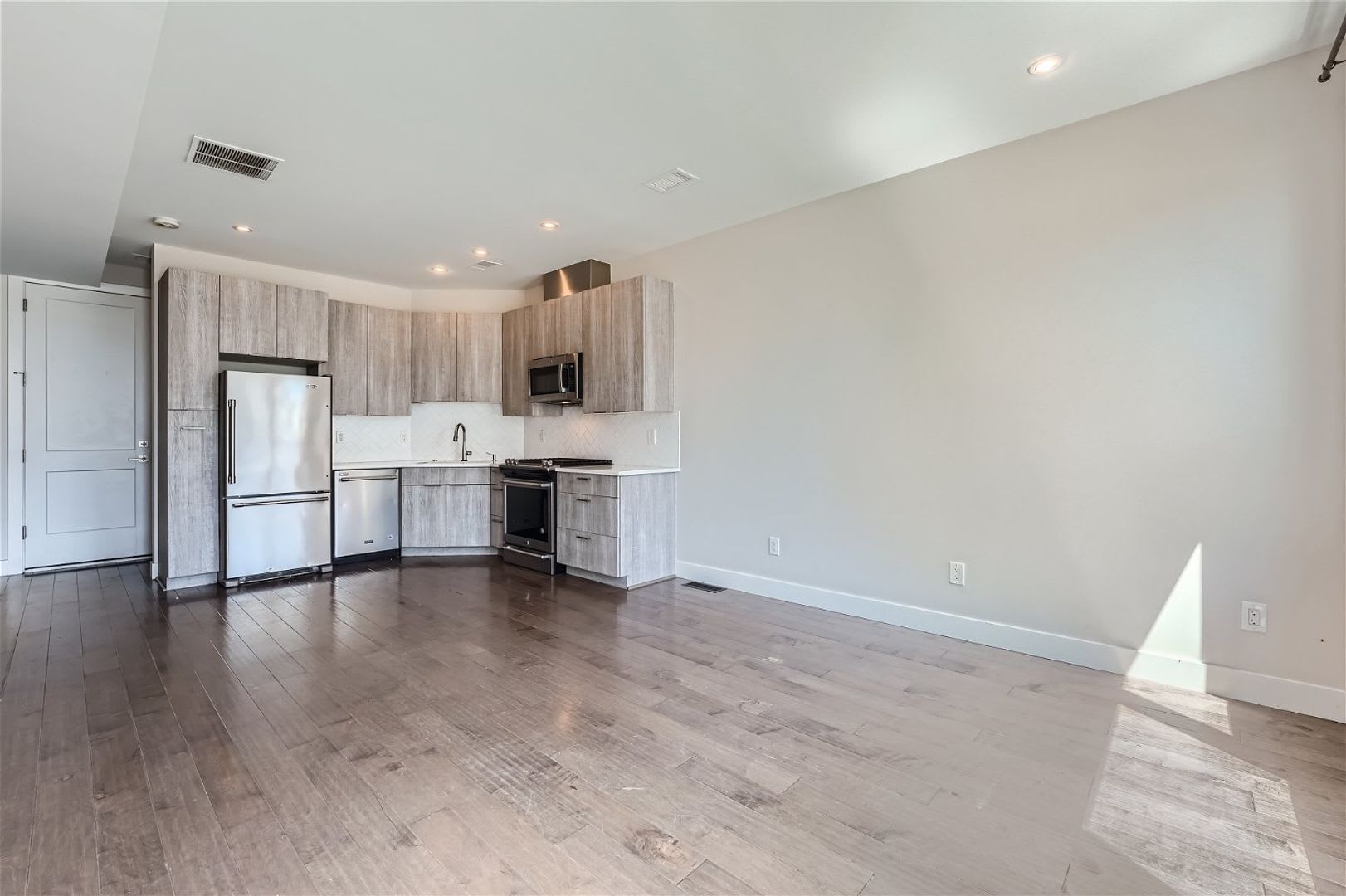 Luxurious 3Br 3Ba In Rino Rooftop Patio – photo 4