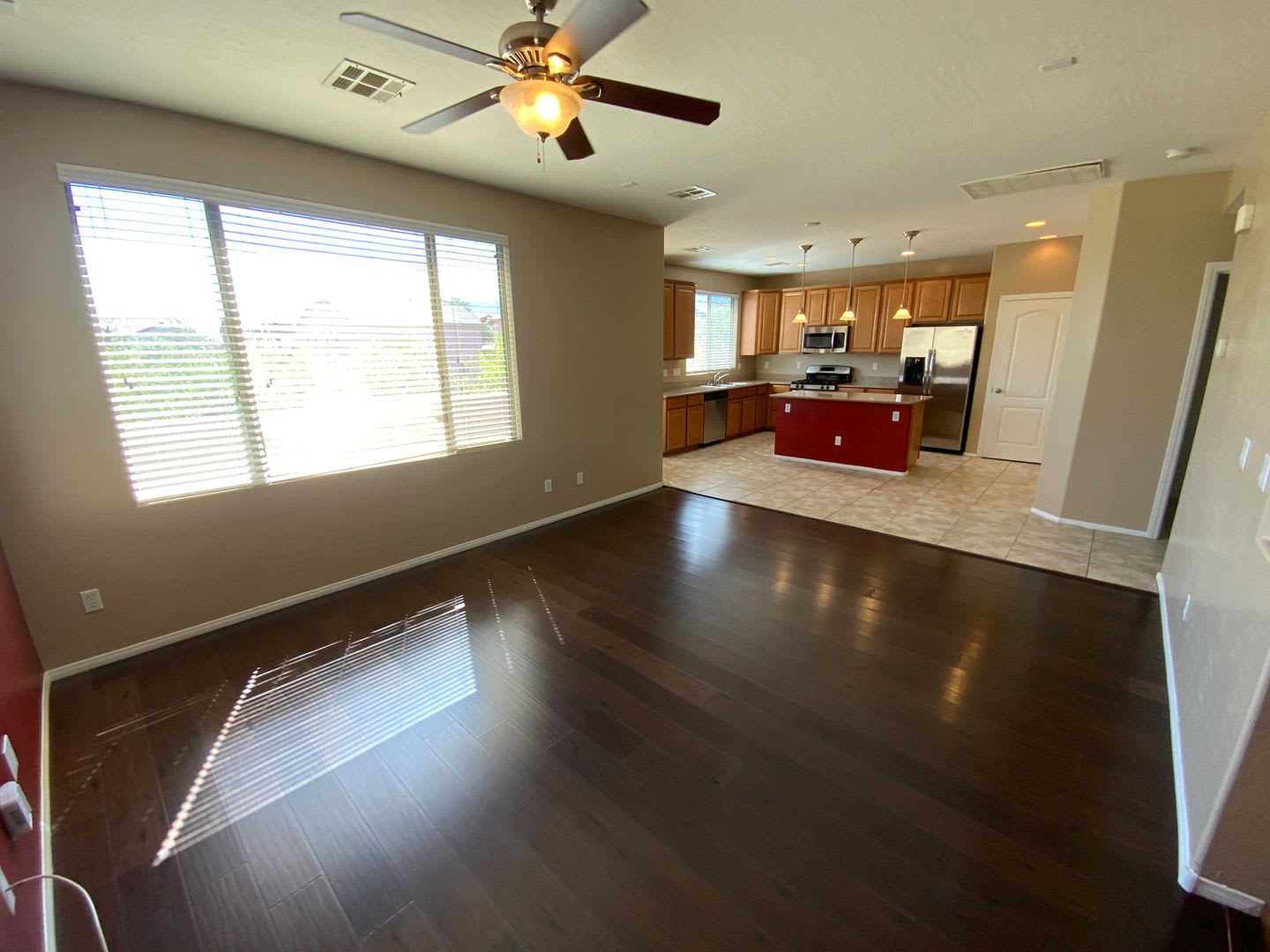 NW 3 BEDROOM WITH A LOFT, CLOSE TO COMMUNITY PLAYGROUND – photo 3