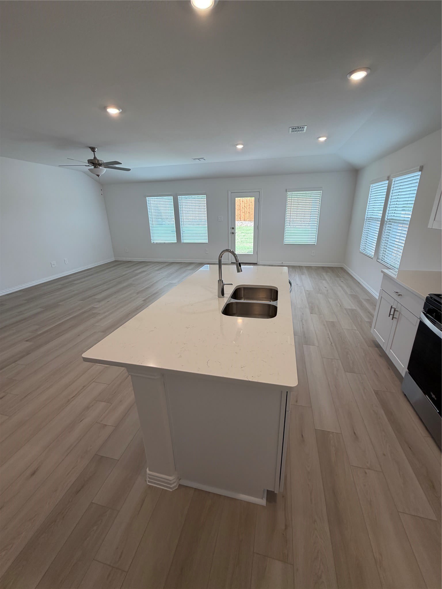2203 Rannoch Street – photo 5
