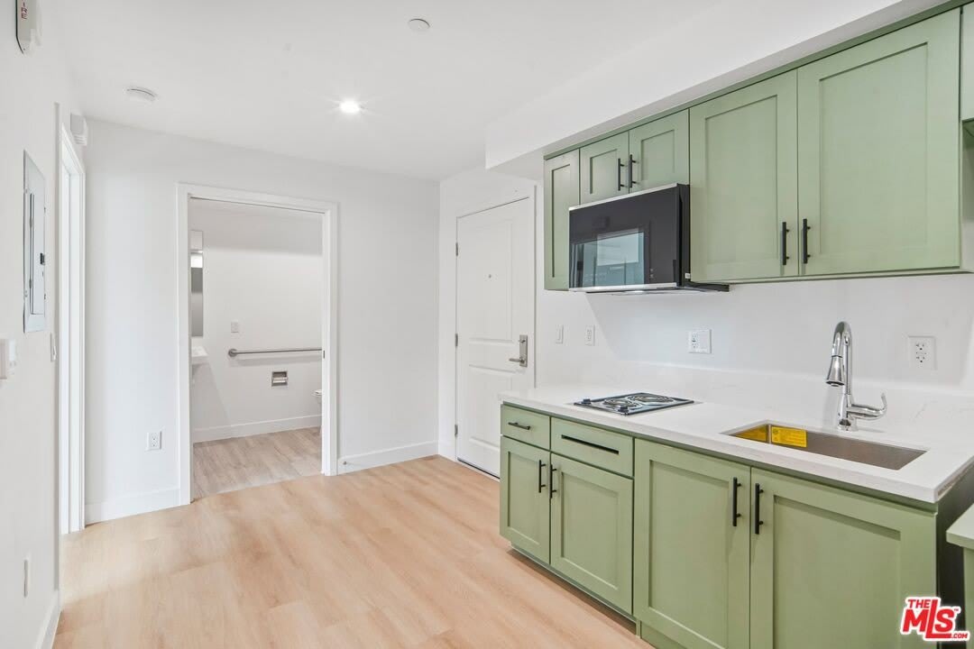 3221 W 71st St – photo 4