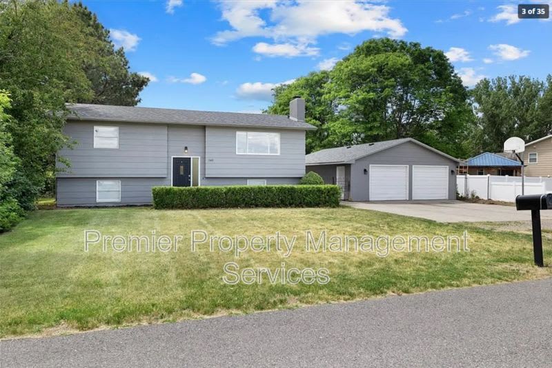 140 Peters St. – photo 2