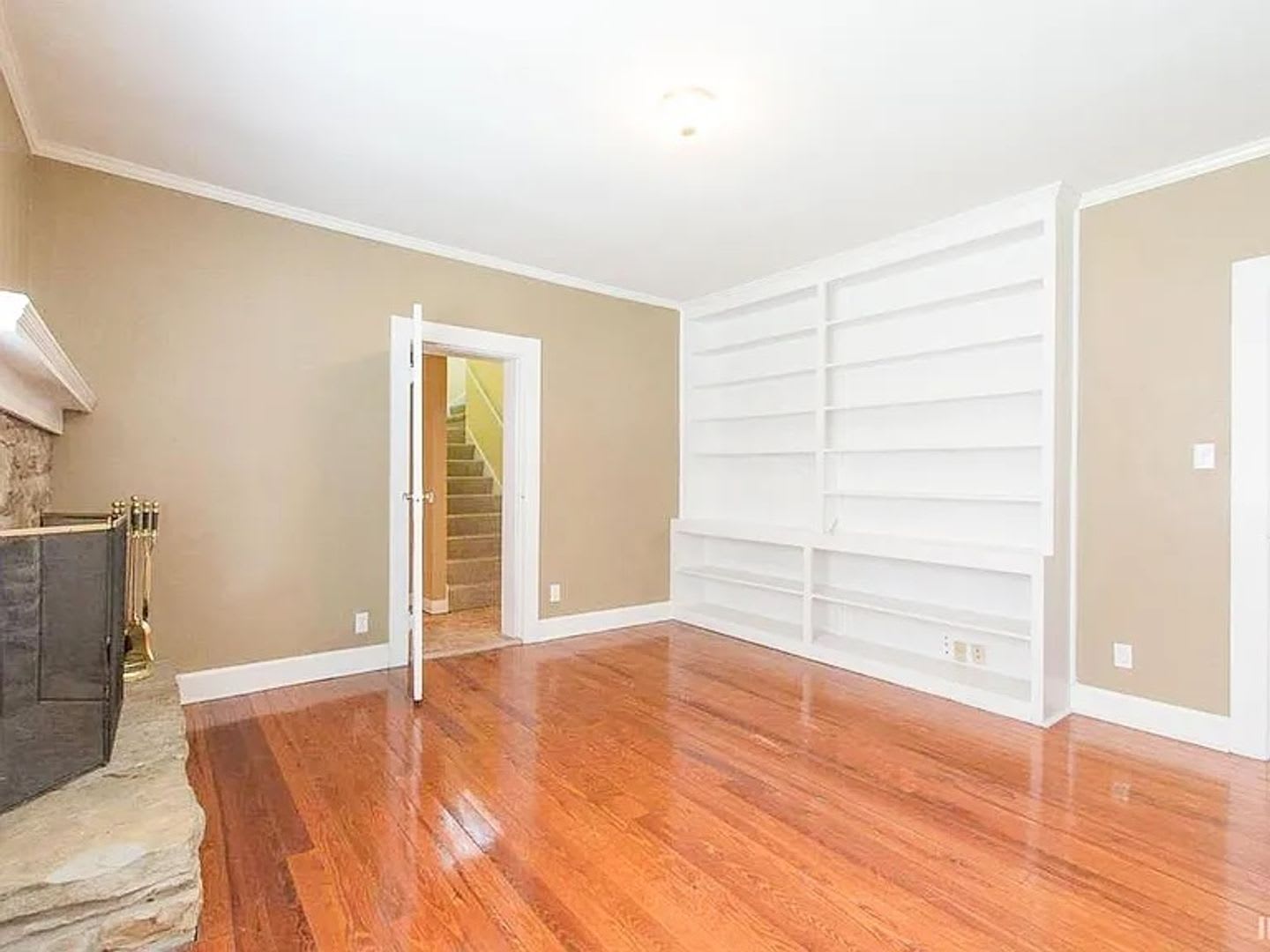 2 Blocks from Campus – photo 4