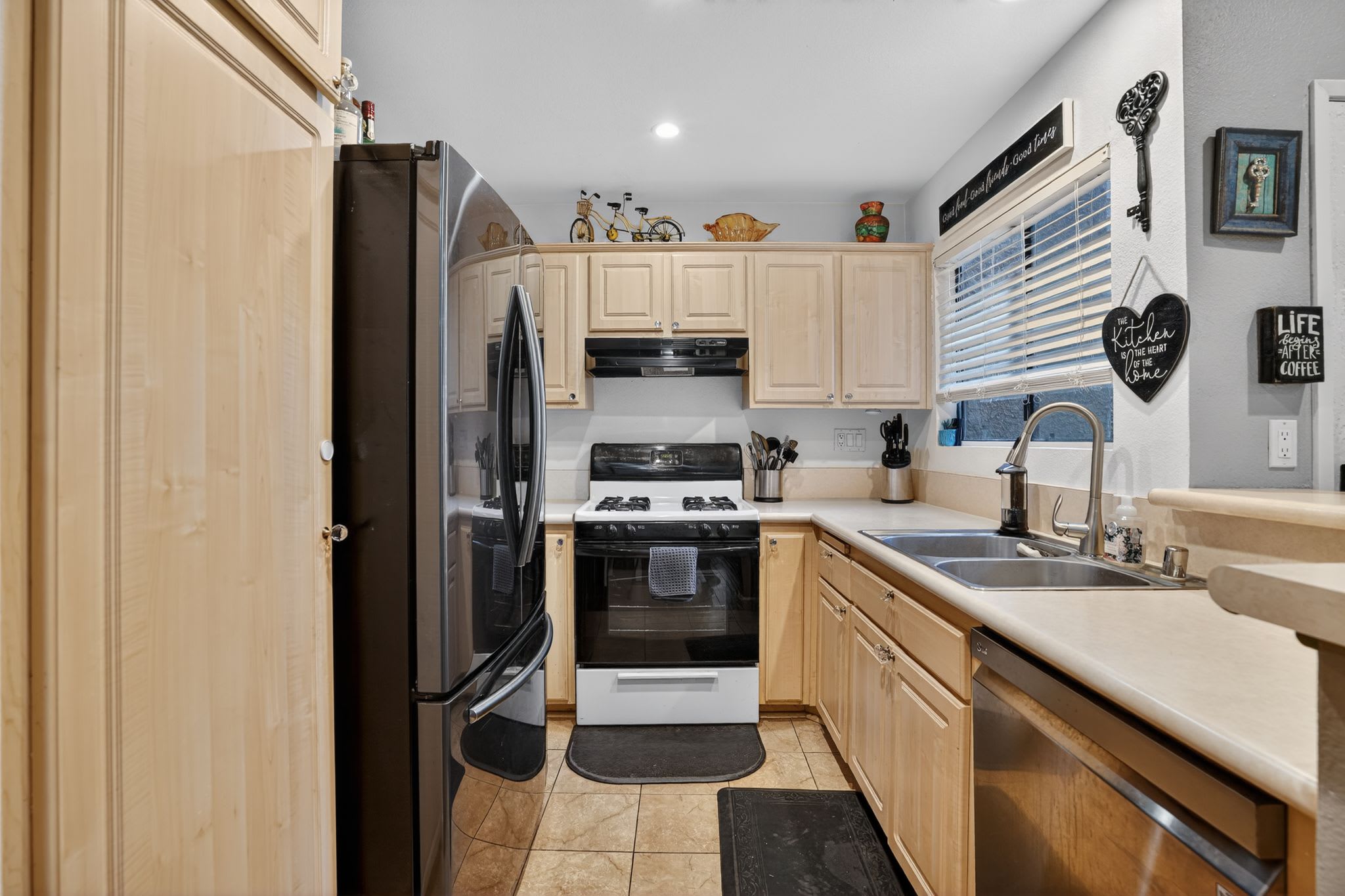 2381 Archwood Lane – photo 4