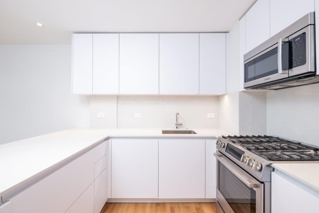 1410 Columbia – photo 1