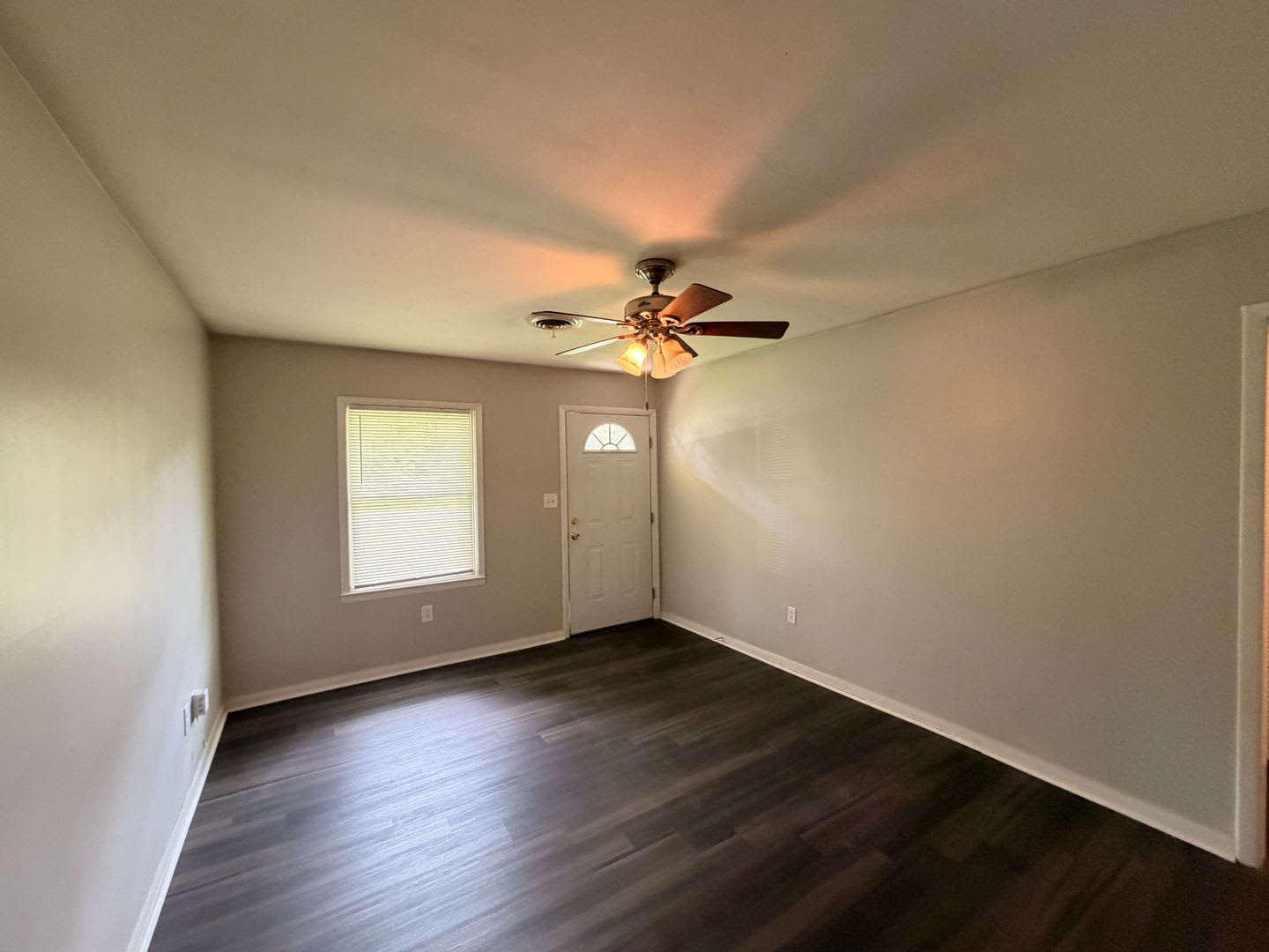 Nice 2 BR/1 Bath Duplex – photo 4