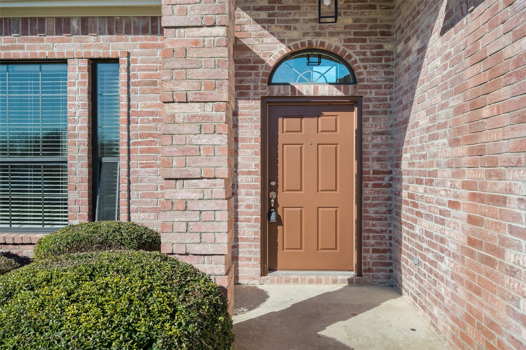 826 Hazels Way – photo 2