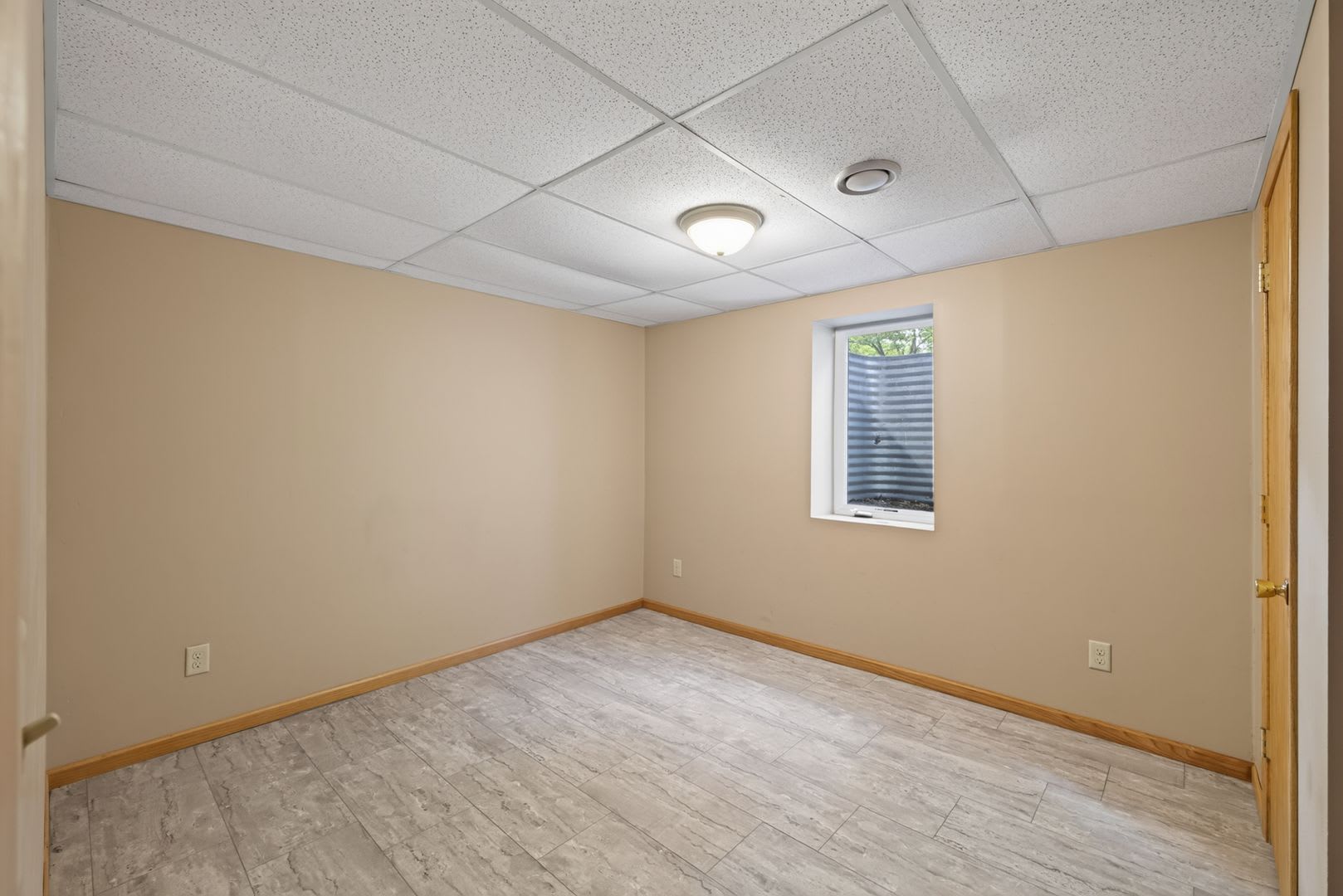 4-bedroom, 2-bathroom rambler nestled in the neighborhood of Baxter. – photo 5