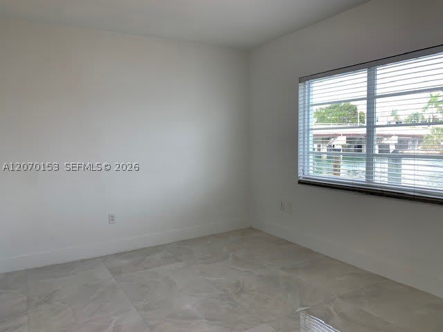 7207 Bay Dr – photo 2