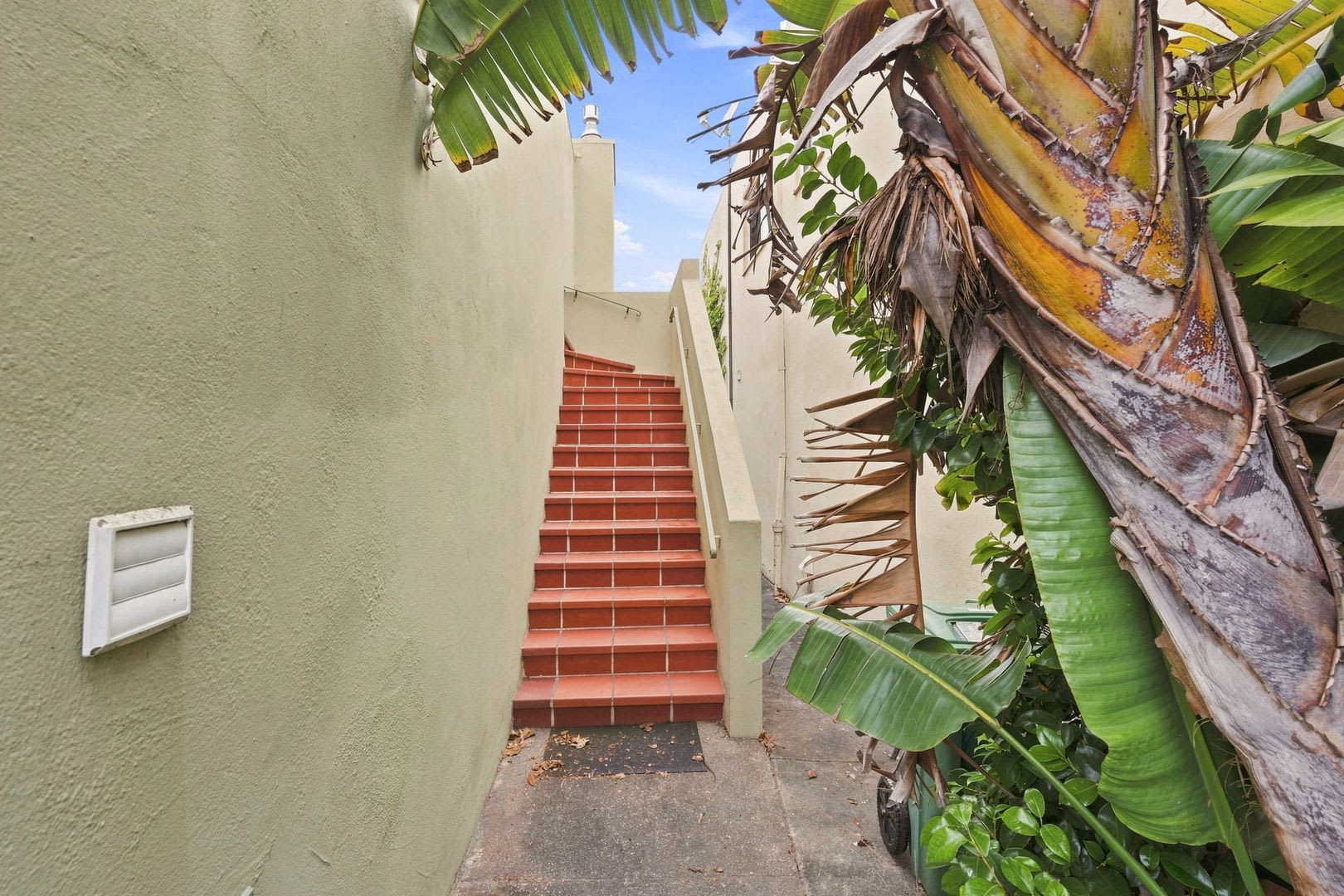 3 Bed + Office, 2 Bath Updated Twin Peaks Home – photo 3