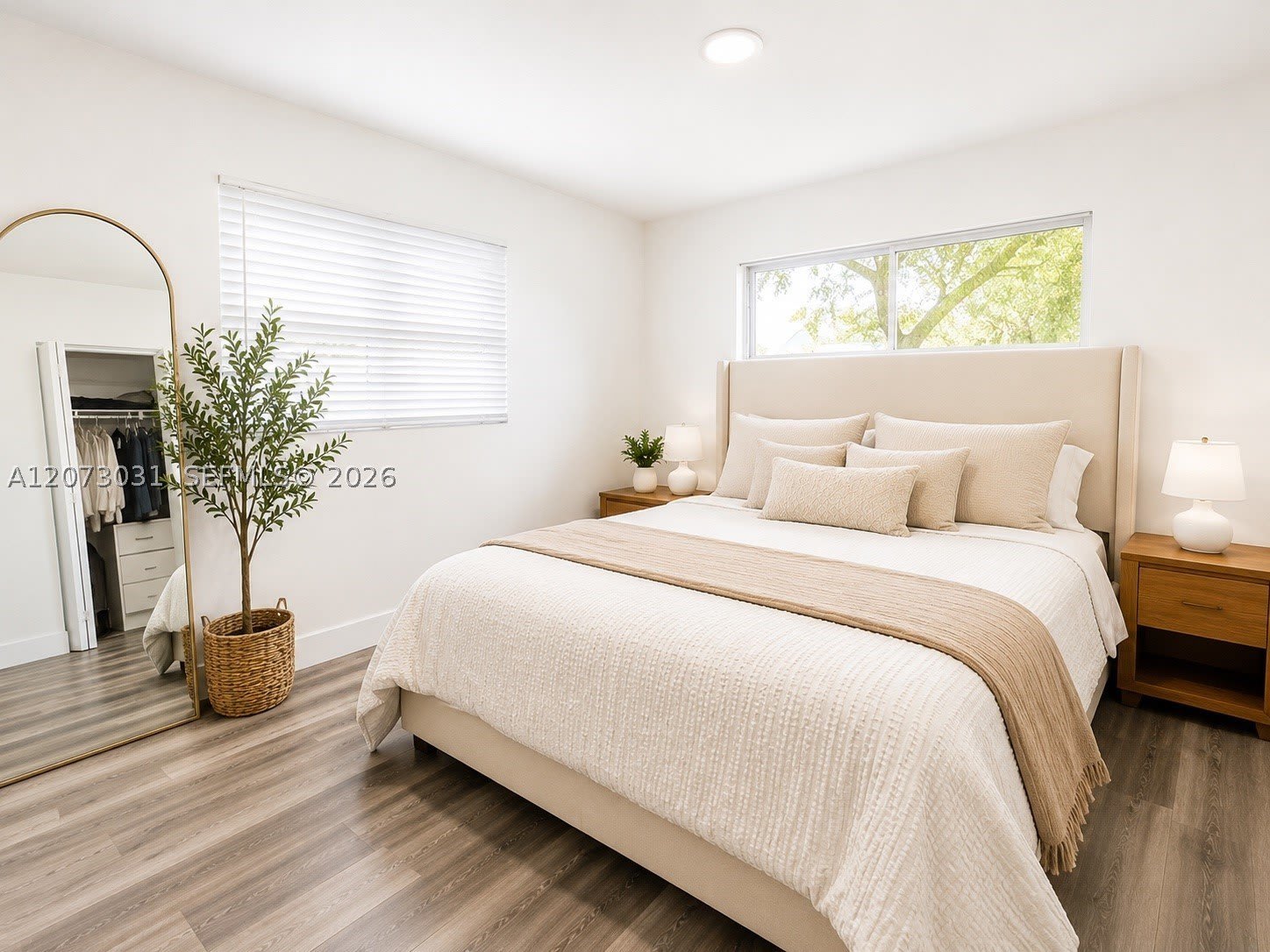 4555 Arthur St – photo 3