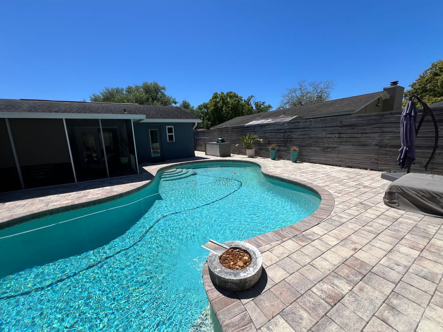 Stunning 3 Bedroom 2 Bath Home With 2 Car Garage And Private Pool – photo 2