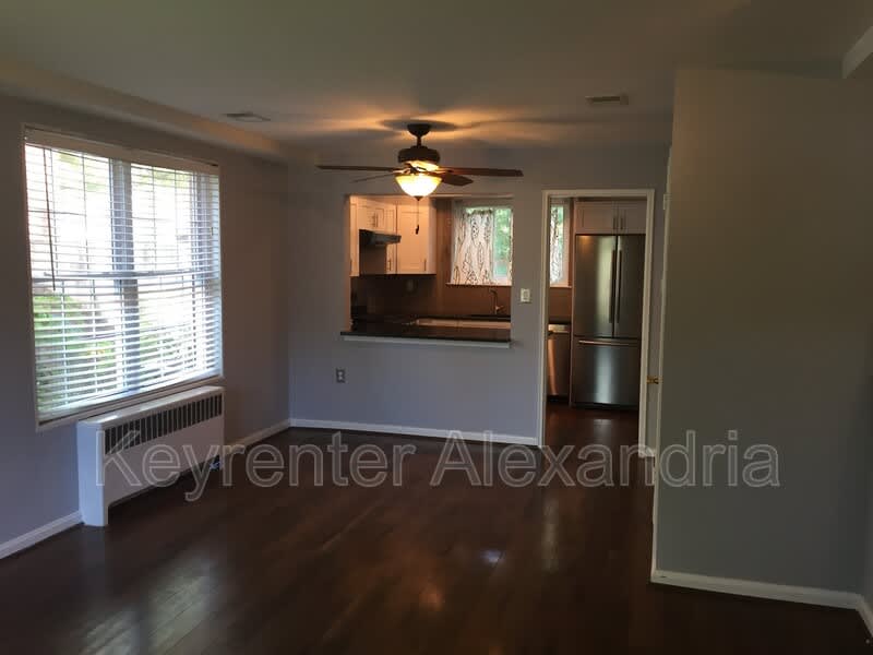 1610 Kenwood Ave – photo 3