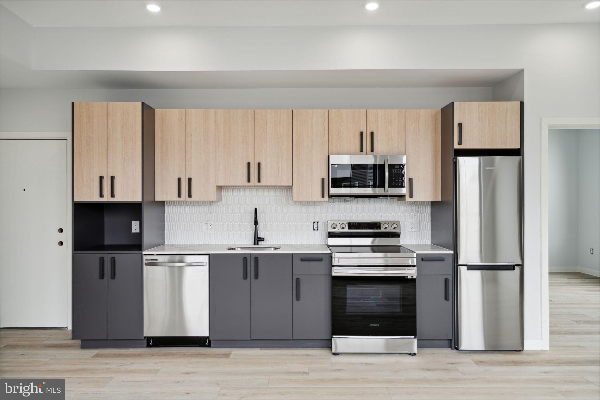 1112-16 E BERKS Street – photo 4