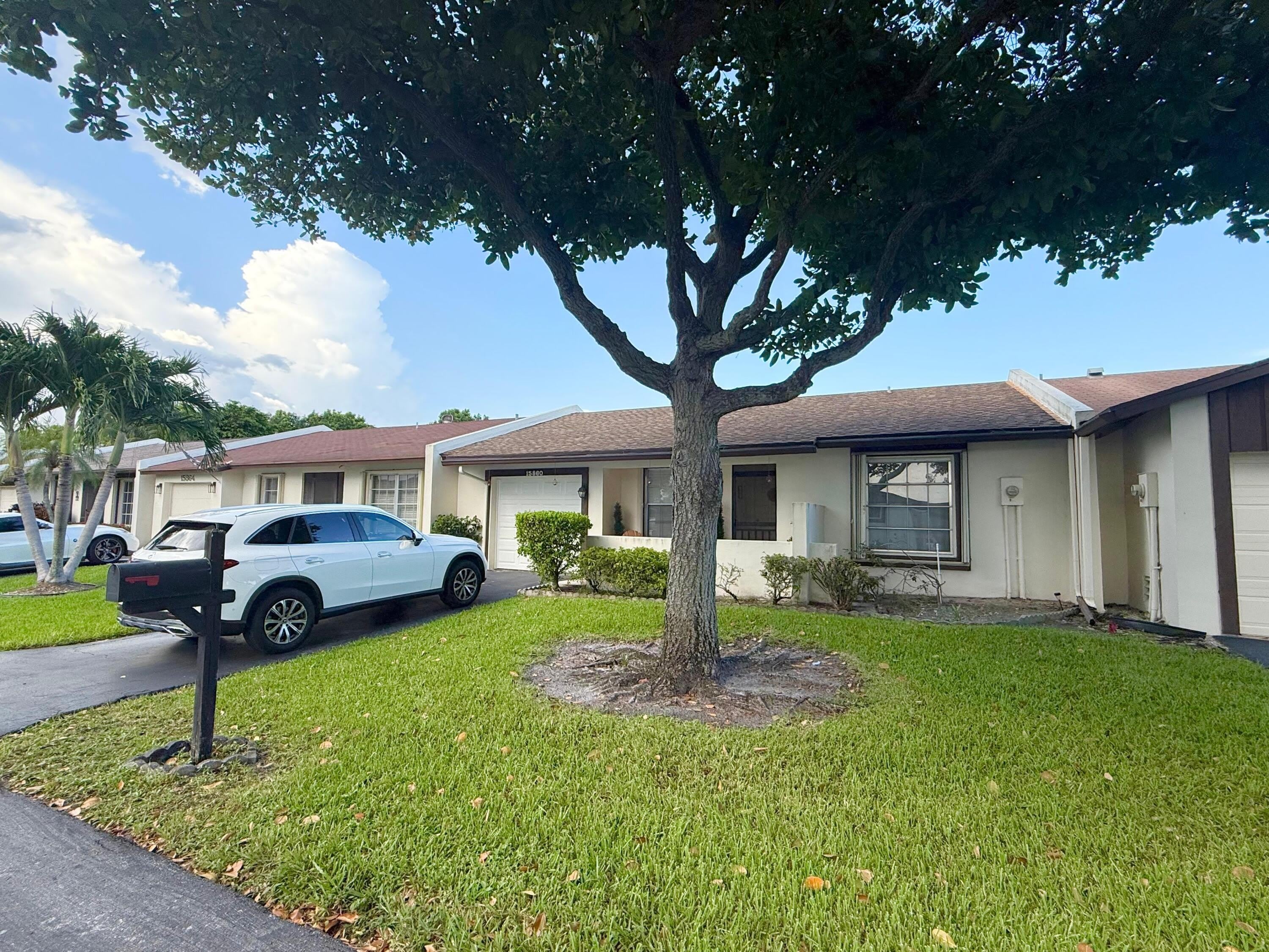 15860 Laurel Oak Circle – photo 2