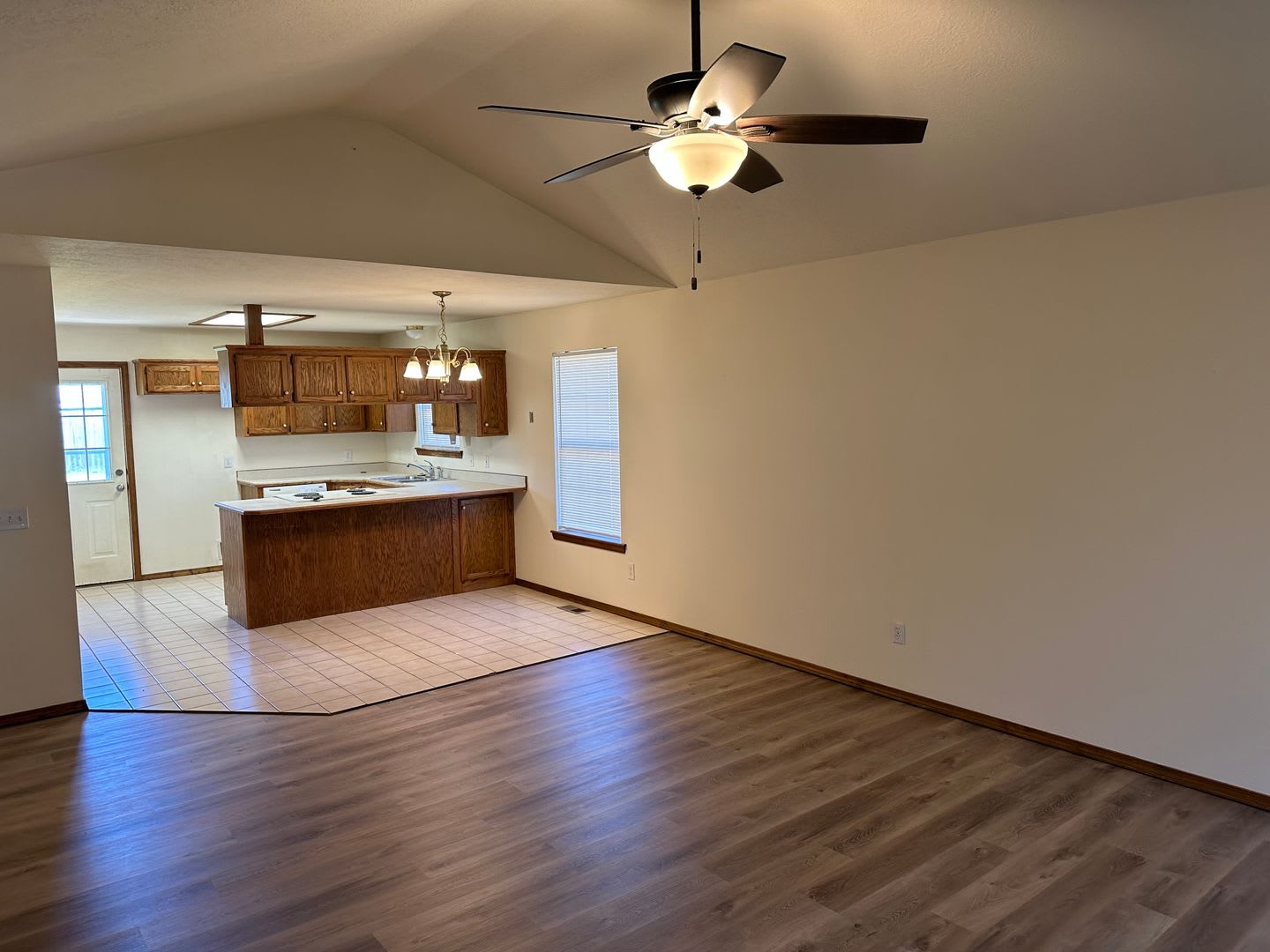 All brick 3 bed 2 bath home in Nixa. – photo 5