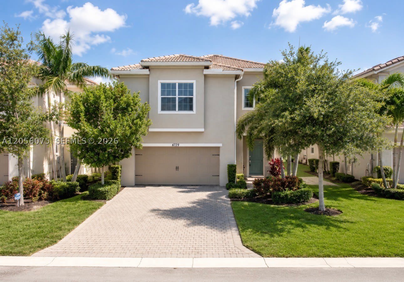 4729 Greenway Dr – photo 1