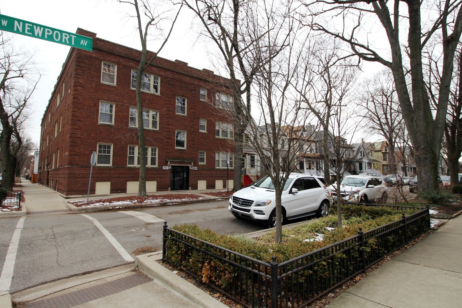 1901 W Newport Avenue – photo 2