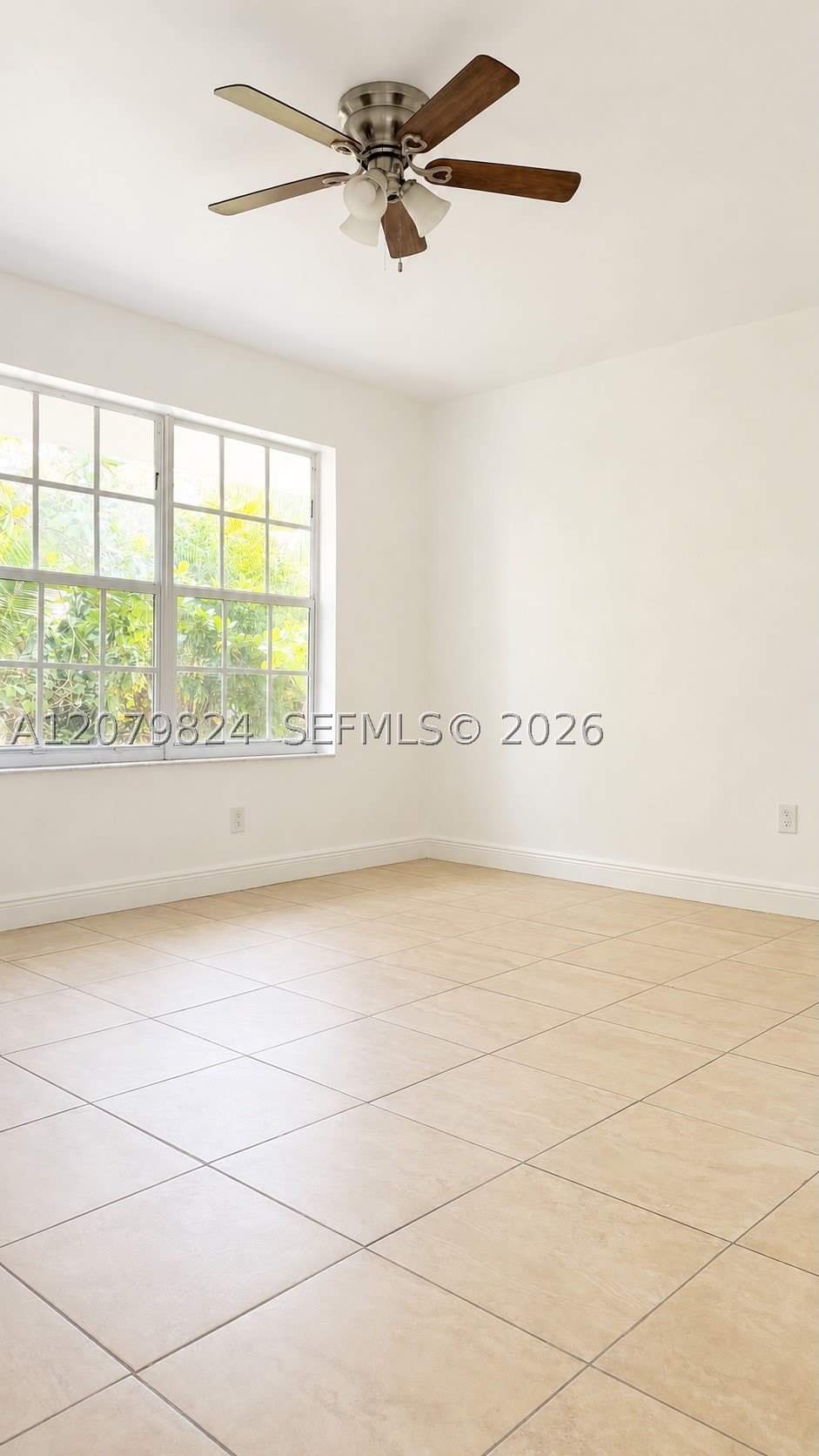 1421 NE 148th St – photo 2