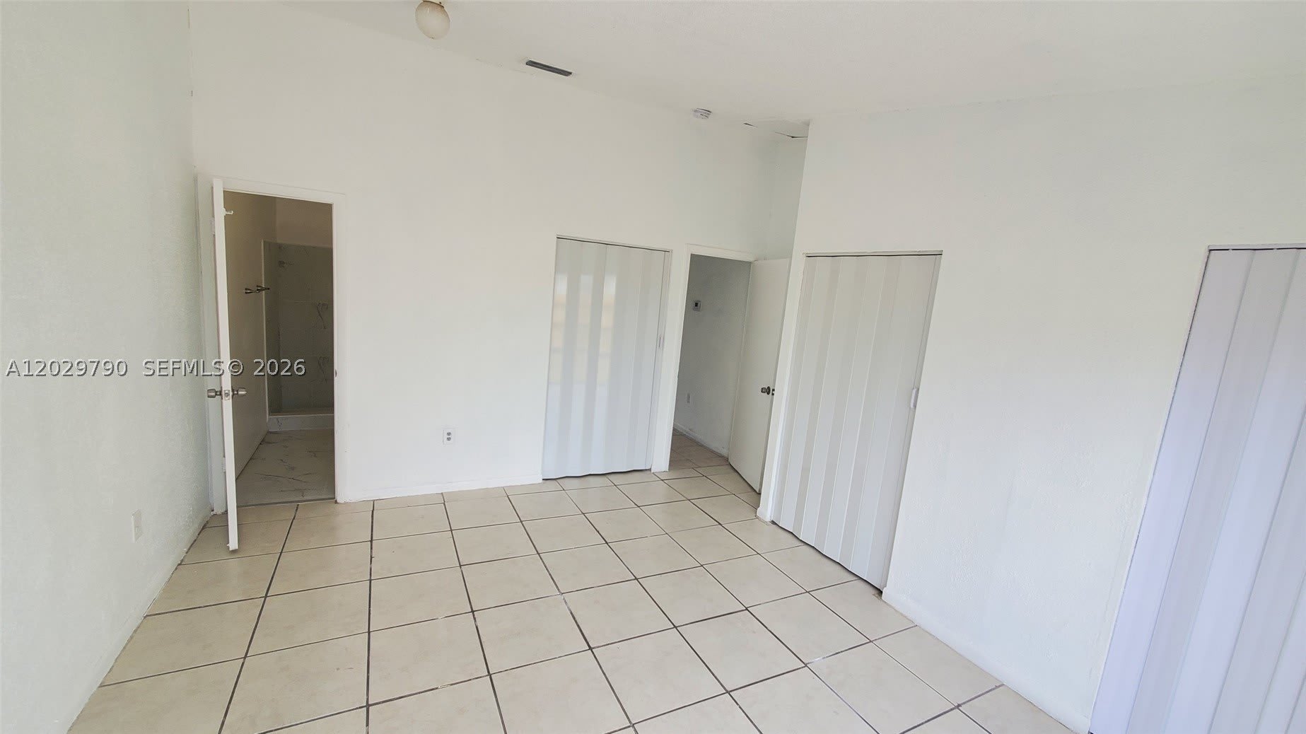 18047 NW 41ST PL – photo 4