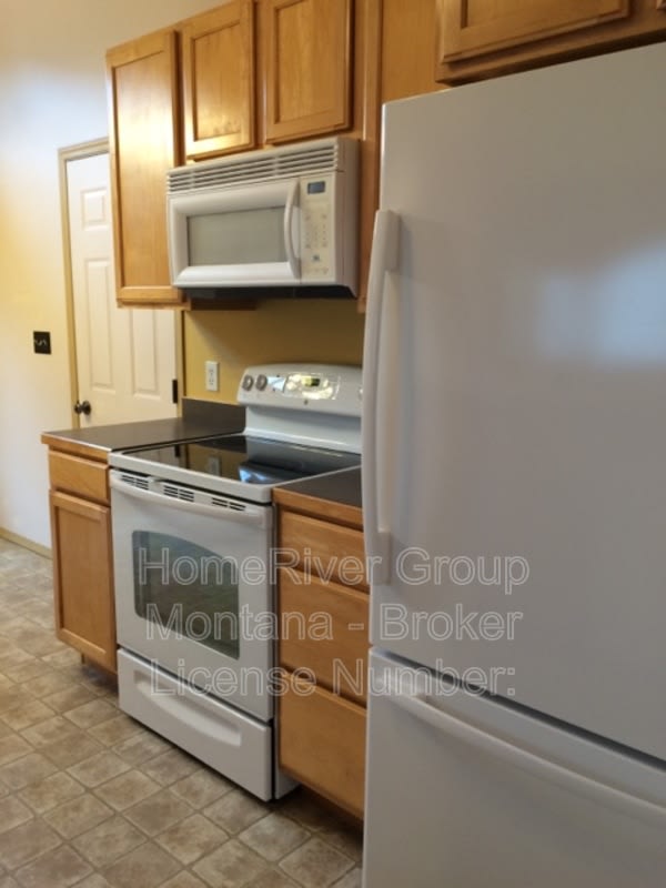 516 Connor Ct – photo 2