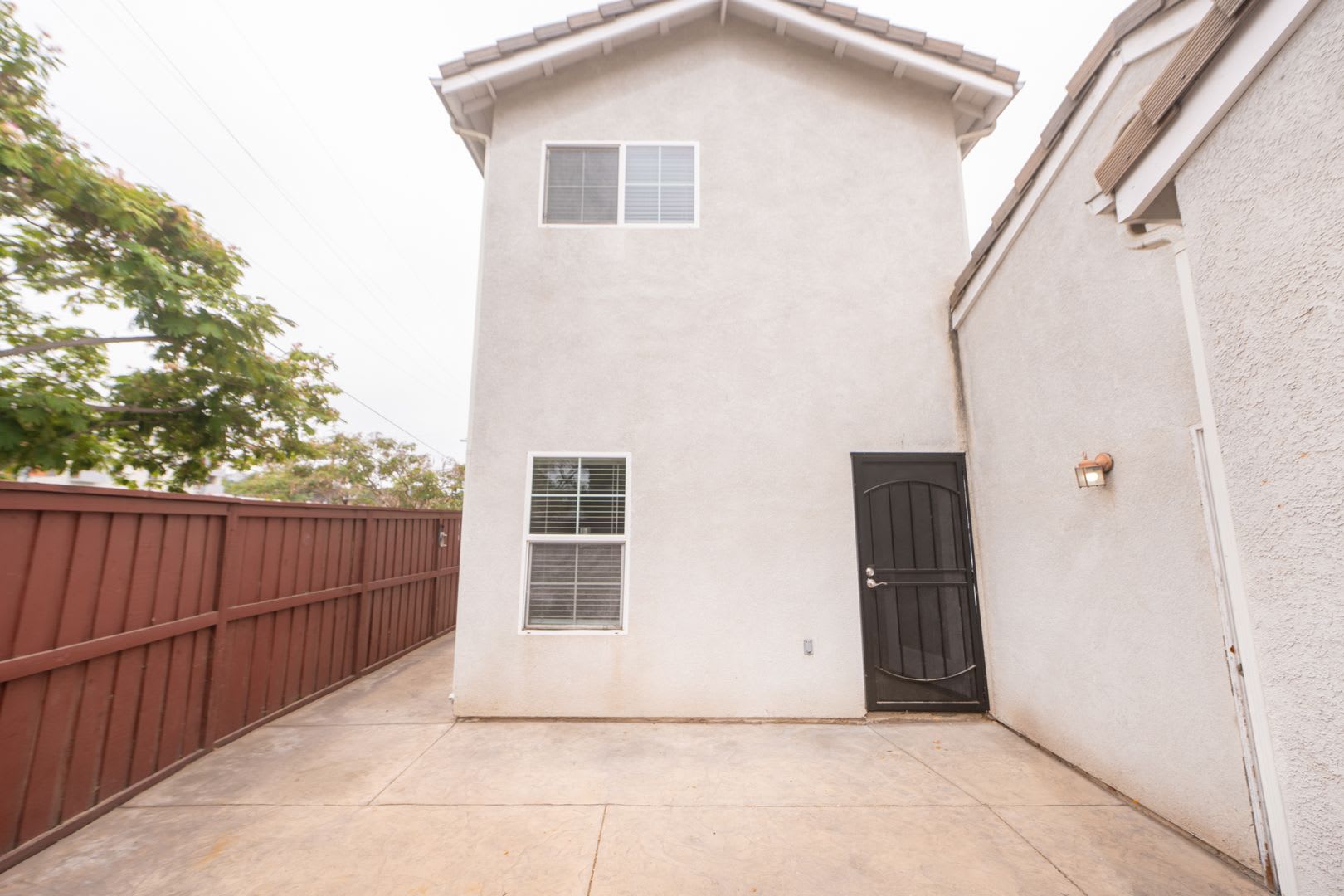 Amazing 3BR/2.5BA single family home! $3495/month – photo 2