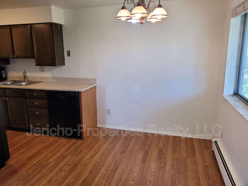 633 Oak Street – photo 2