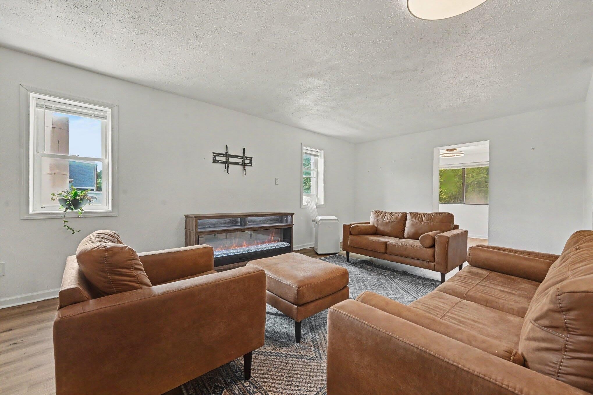 137 N Main Street – photo 4