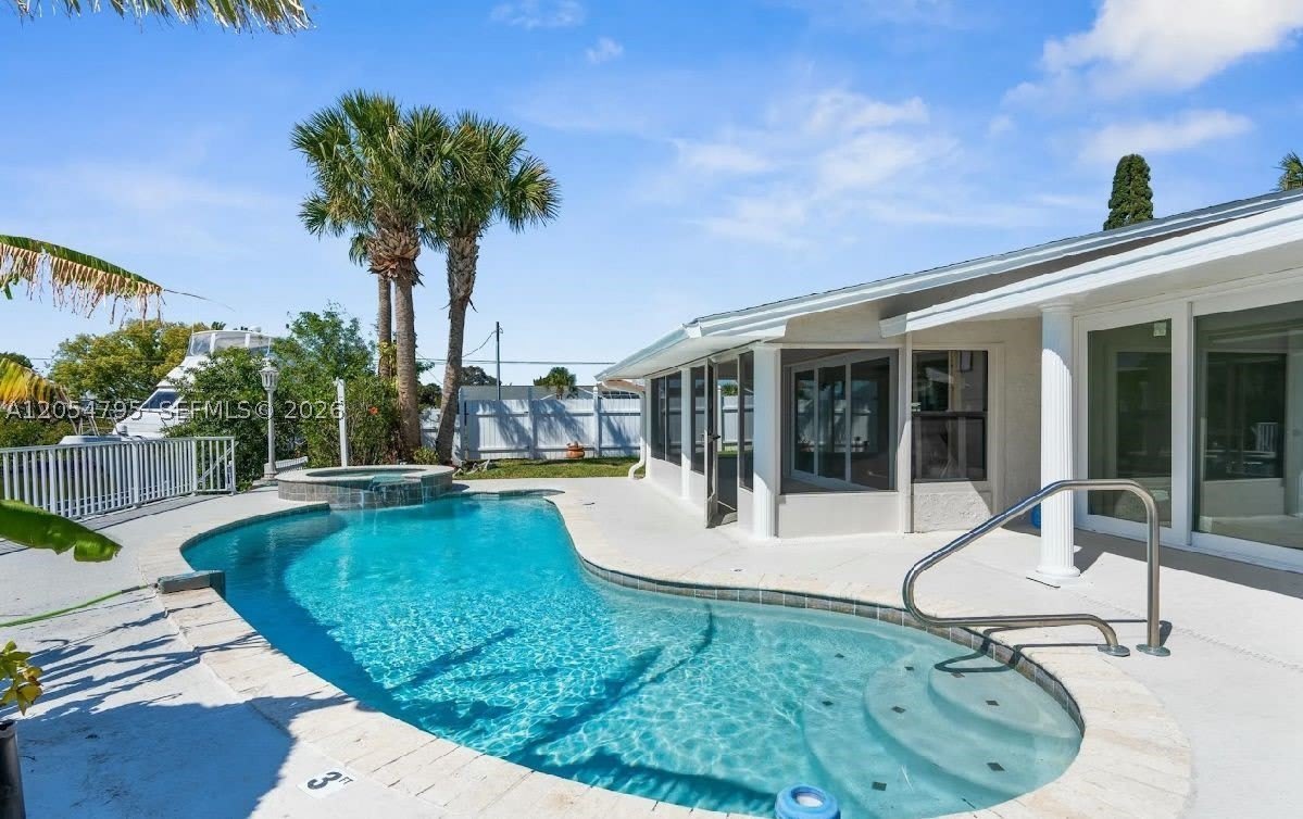 5801 Riverside Dr – photo 1