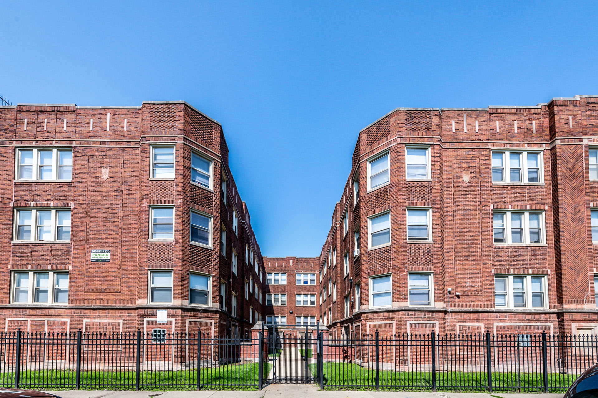 8000 S Maryland – photo 2