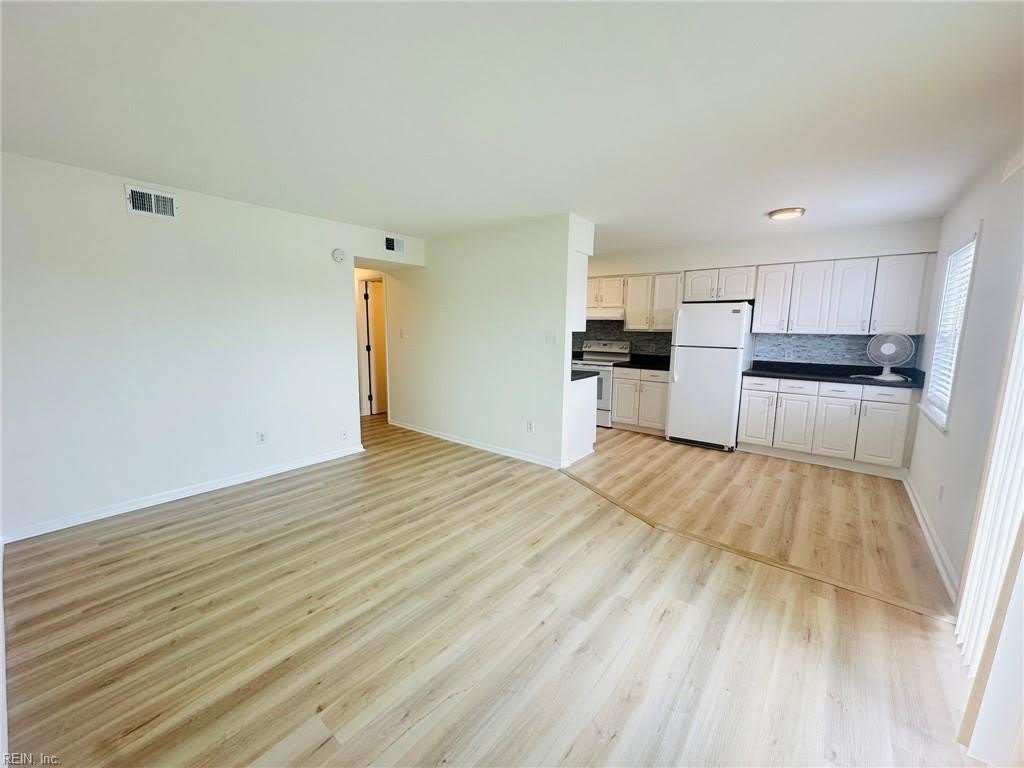 615 W Ocean View Avenue – photo 2