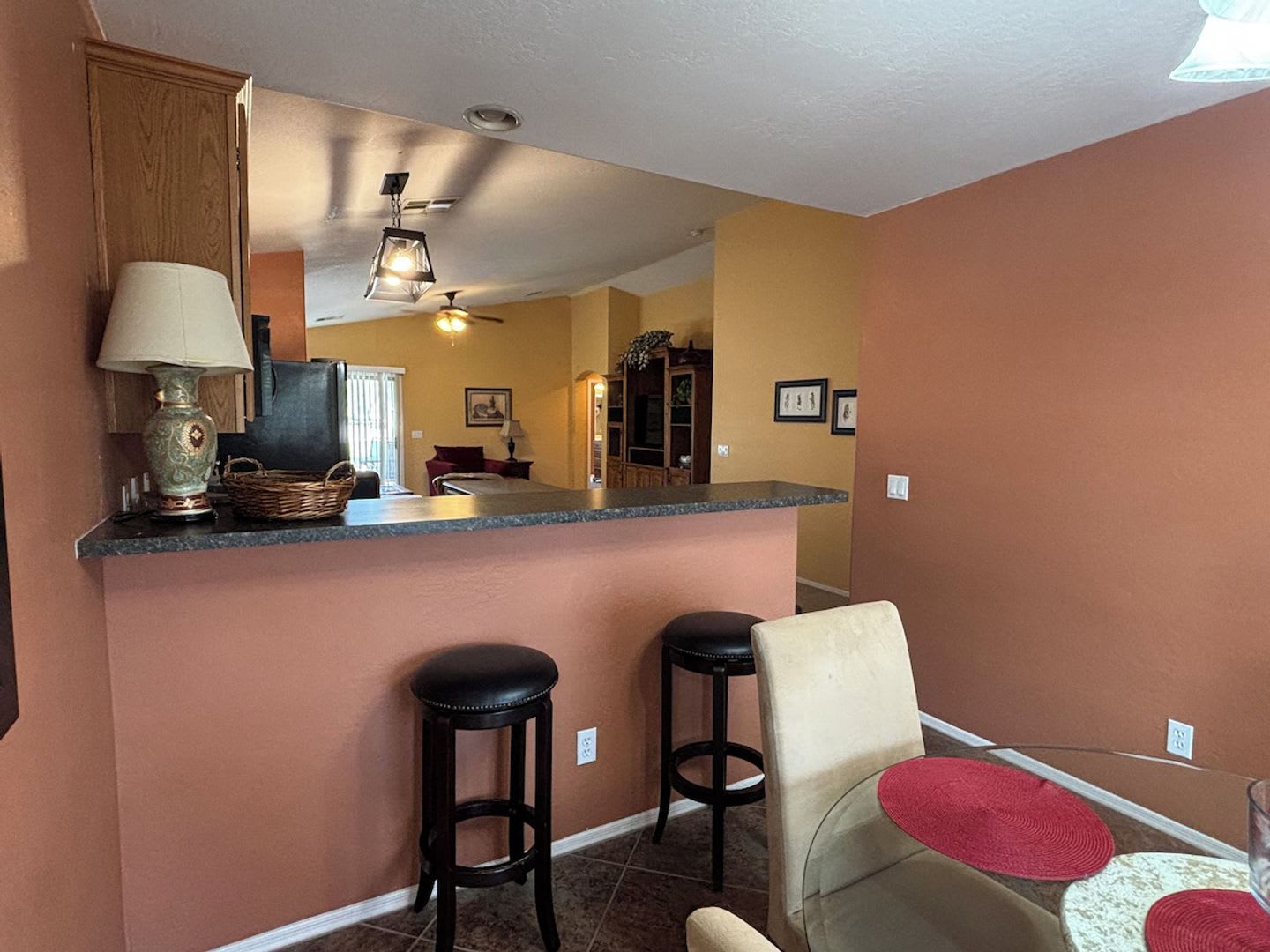 Single level, fully furnished 3bd home – photo 4