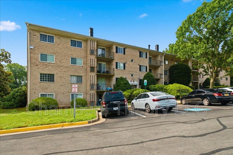 1521 Colonial Dr – photo 2