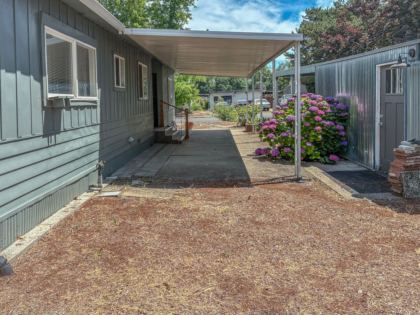 Salem 2 Bedroom Home Available Now! – photo 3