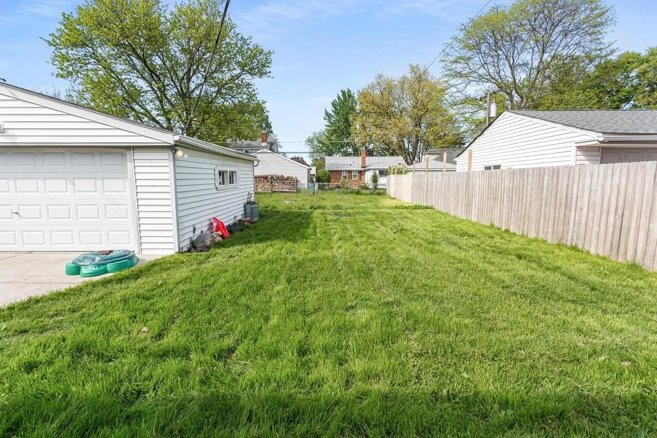 22713 Lanse Street – photo 3