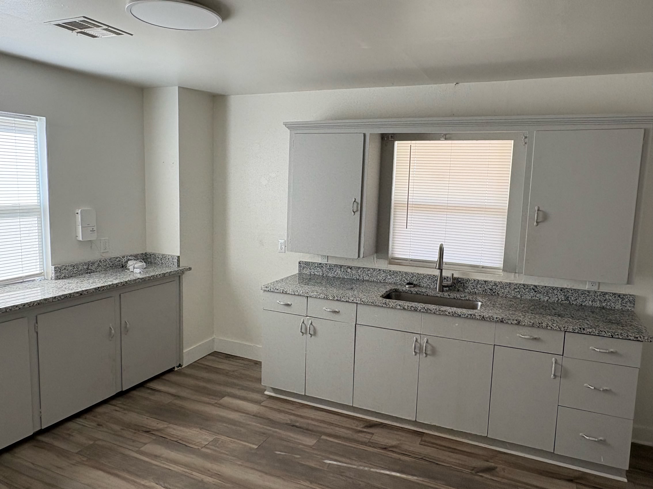 728 West Kansas Avenue – photo 2