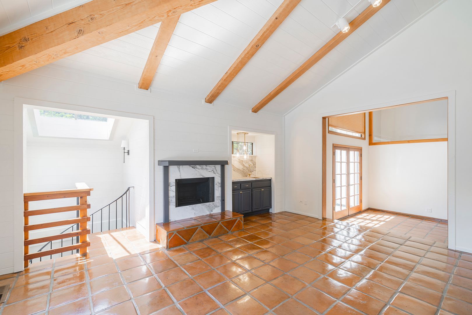 Beautifully Renovated Woodland Hills Home – photo 5