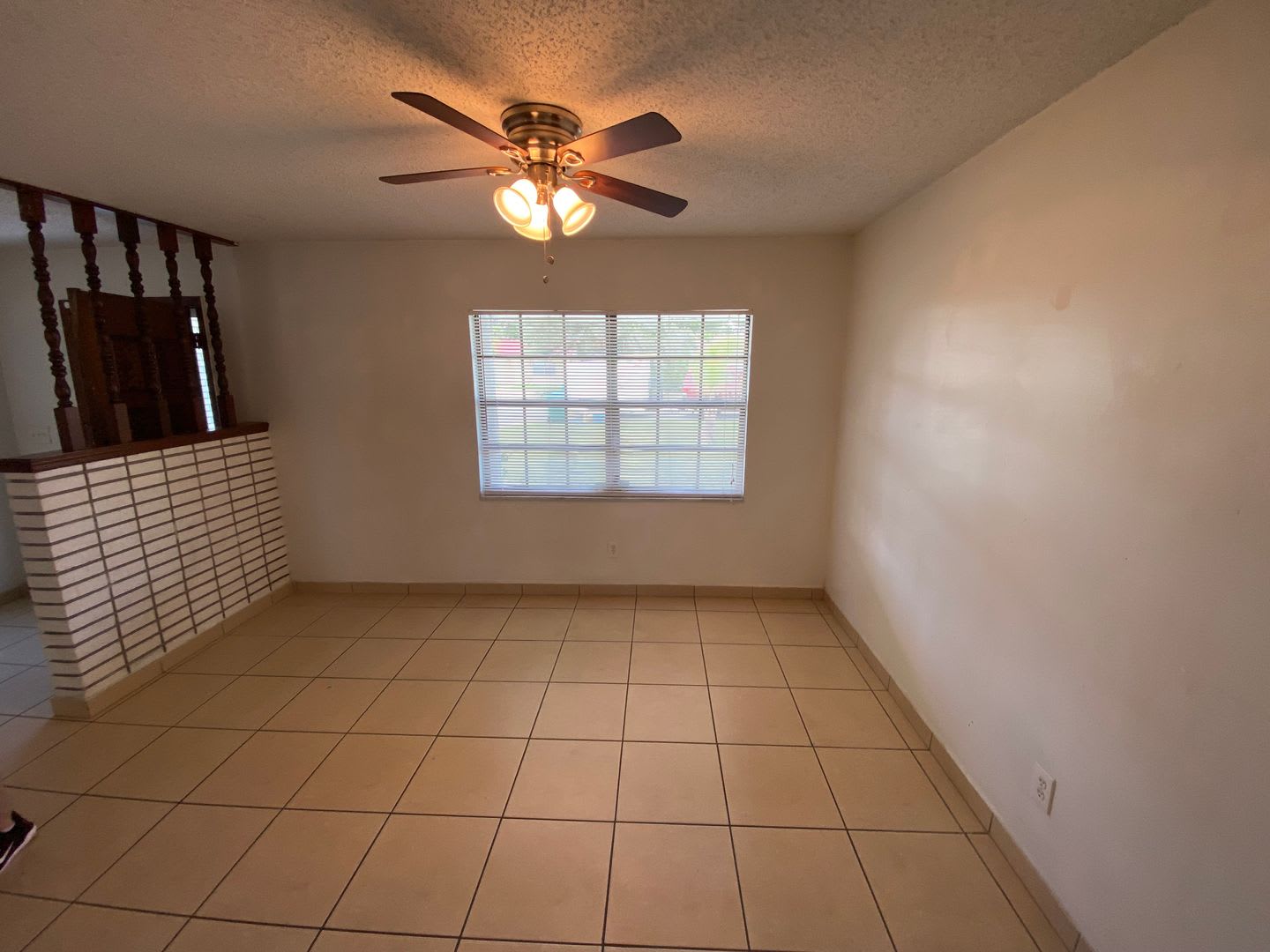 Beautiful, 1/2 of duplex close to I-4 – photo 4