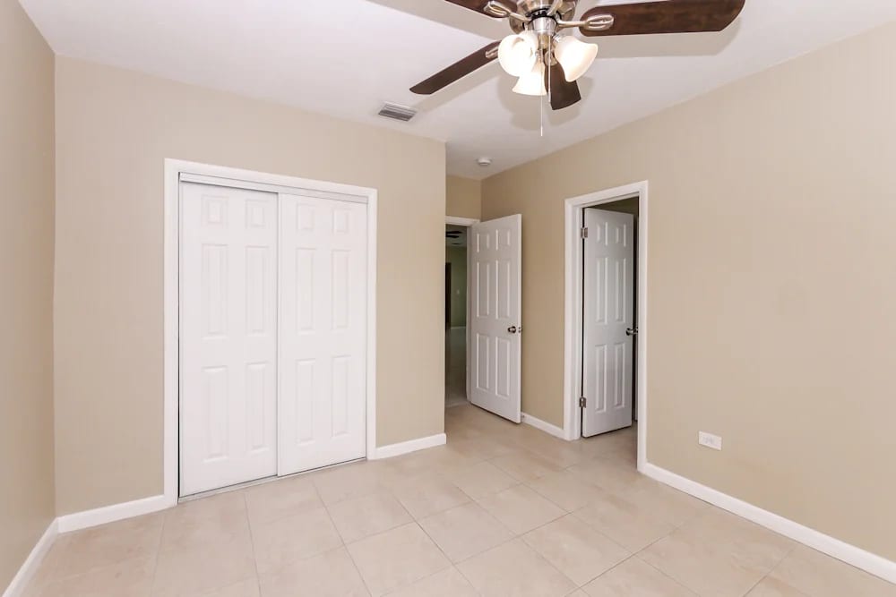 1747 Ne 158th St – photo 5
