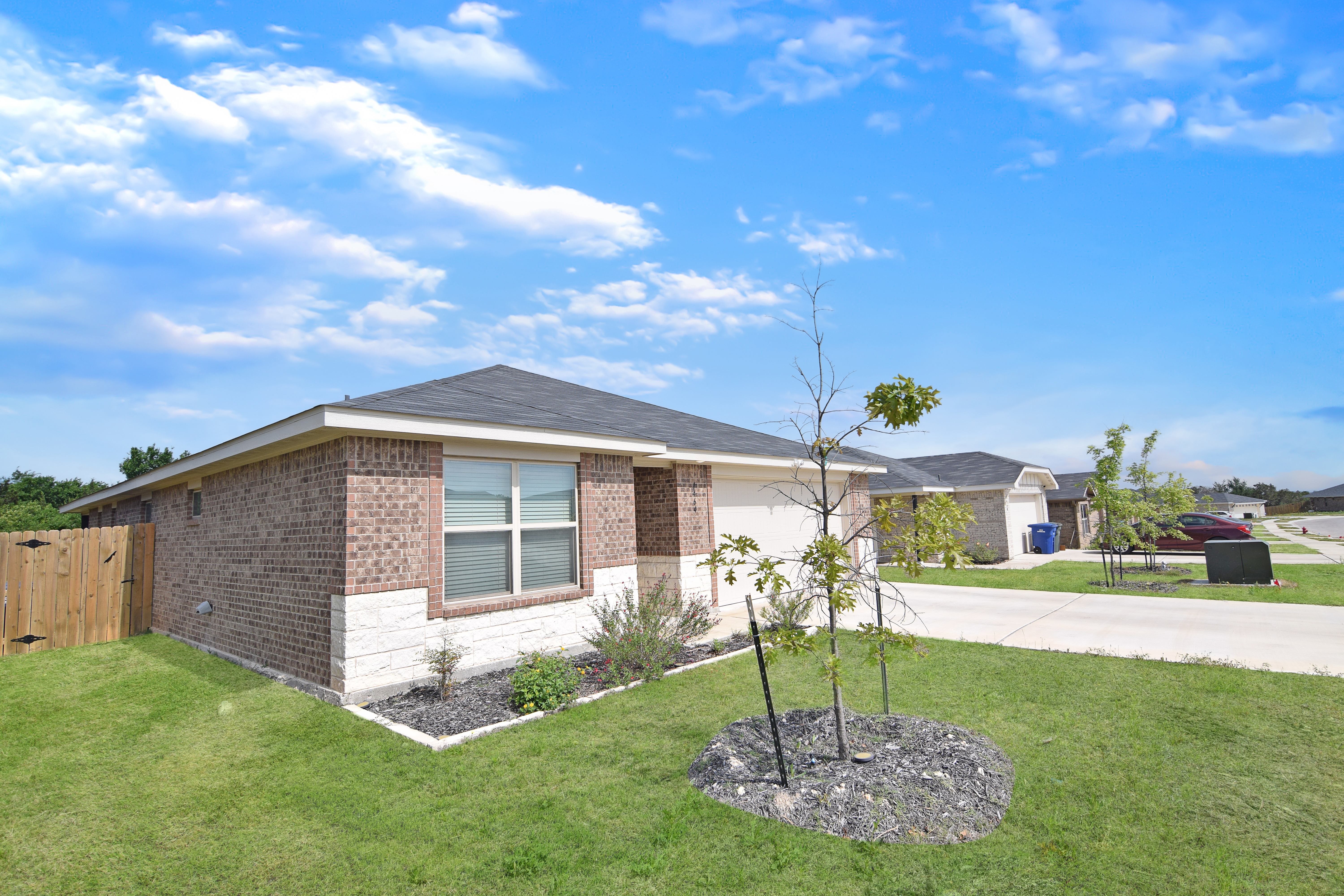 1464 Dryden Ave – photo 2