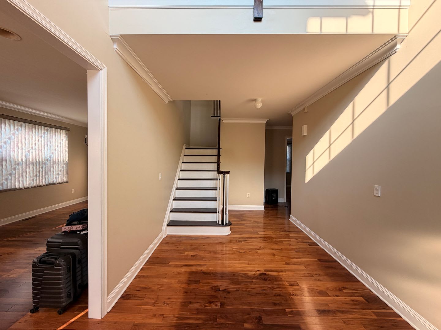 4 Beds 2.5 Baths – photo 2
