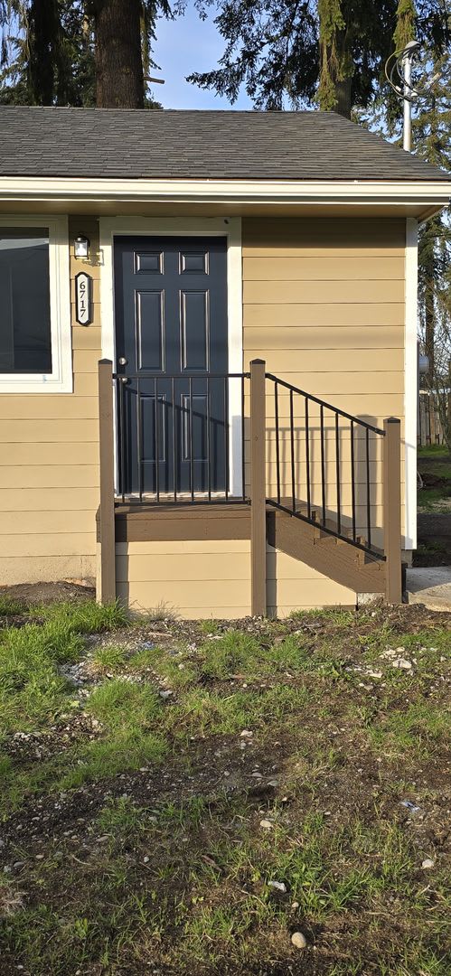 COMPLETLY REMODLED HOME AVAILABLE NOW! – photo 2