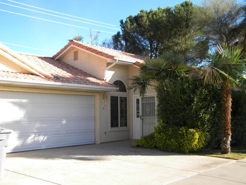 3 Bedroom with Garage – photo 1