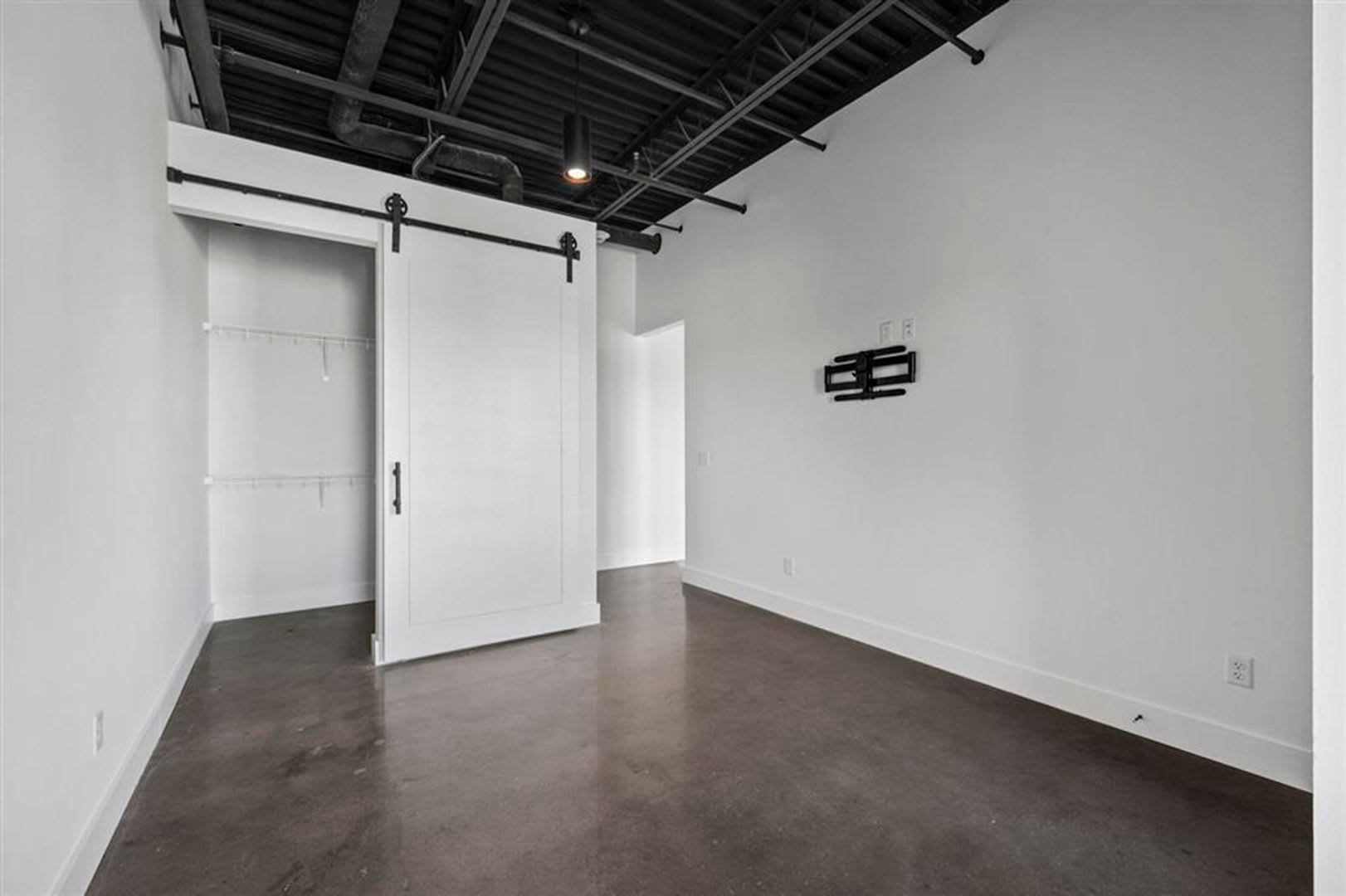 1131 Fairview Avenue – photo 2