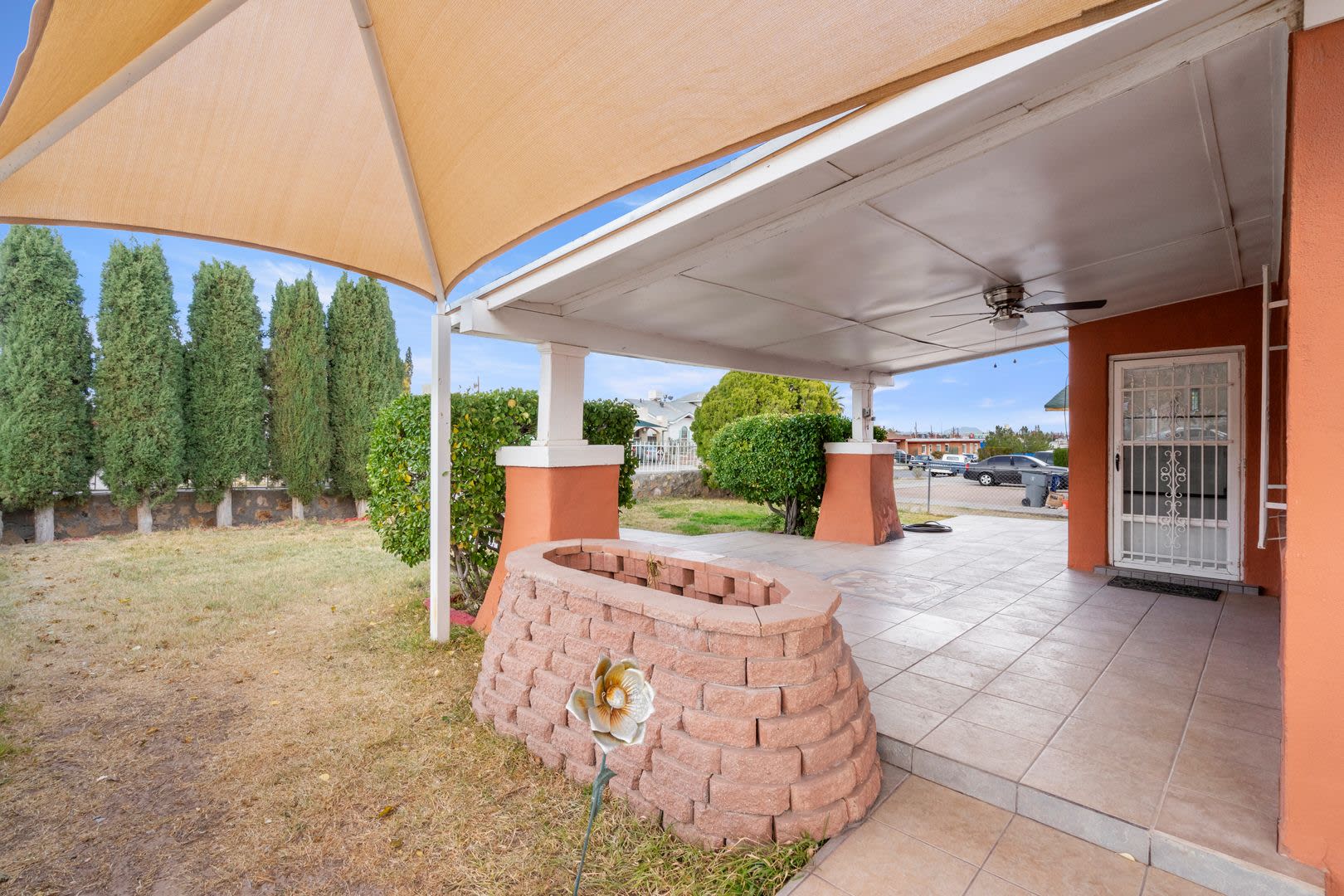 ELEGANT RENOVATED HOME VERY CLOSE TO FORT BLISS – photo 4