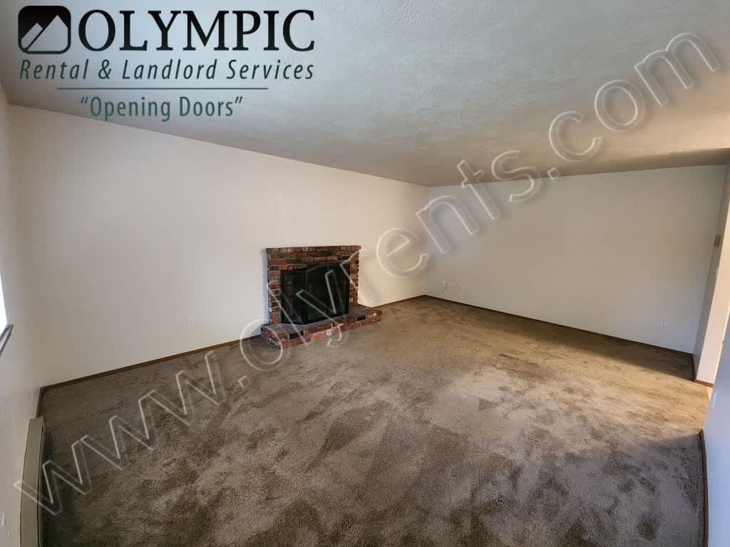3101 Carpenter Hills Loop SE – photo 5