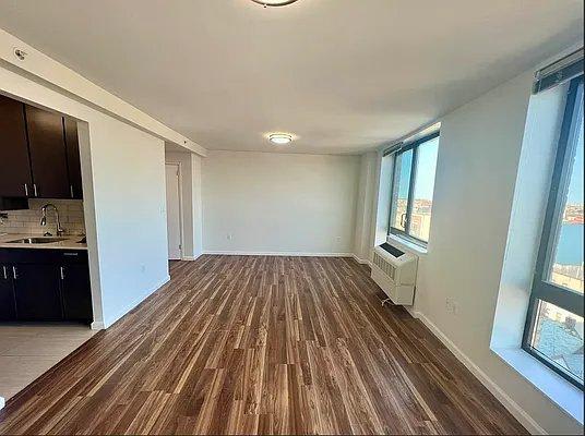 2763 Morris Avenue – photo 1