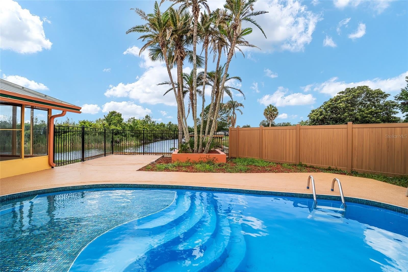 5330 KINGS Court – photo 3