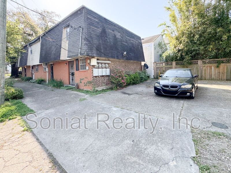 1342 Elysian Fields Ave – photo 1